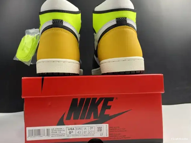 1 JORDAN RETRO 'VOLT AIR GOLD' OG HIGH 555088-118 0510